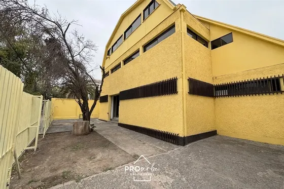 Oficina En Arriendo 685 M Útiles En Ñuñoa