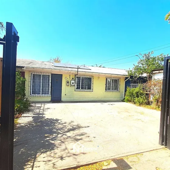 Casa En Venta De 3 Dorm. En San Joaquín