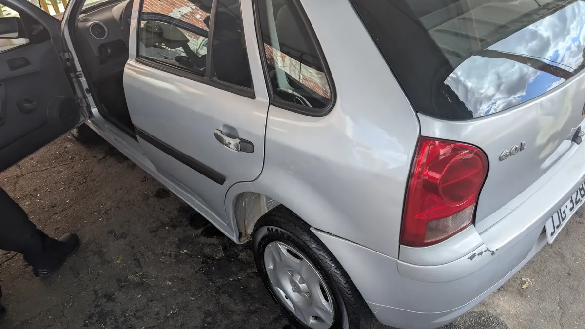 Volkswagen Gol 2011 1.0 Total Flex 5p — foto 4