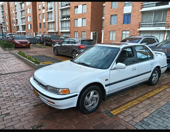 Honda Accord 2.2 Ex 5 P