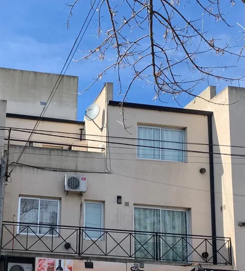 Duplex 1er Piso Calle Belgrano Frente Con Cochera Y Patio