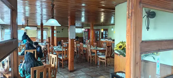 Excelente Restaurant Funcionando 15 Años, Ruta 215, Puyehue