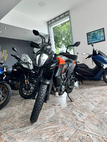 Ktm Adventure 390, 2021. Moto Usada Seleccionada. No Versys