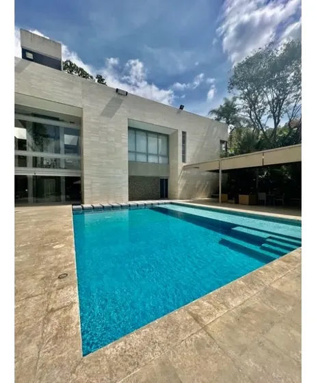 Se Vende Casa 2400m2 Country Club 2968