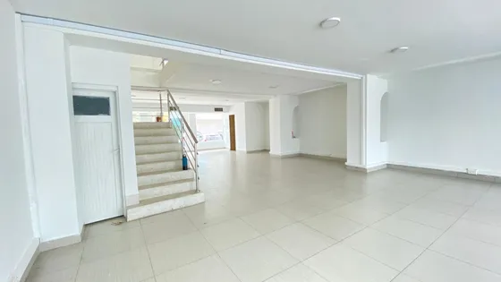 Local En Arriendo En La Concepción. Cod A792619