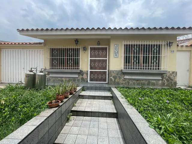 Casa Amplia En Trigal Calle Abierta, Milagro Aguirre 