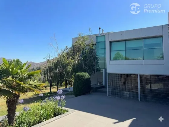 Vive En Pirque: Casa Con Piscina, Gimnasio Y Entorno Natural