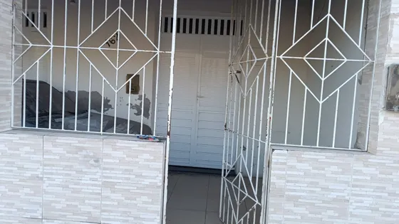Vendo-o  Uma  Casa  Em Itabaiana  Medido 7 Por 25 Com 3 Quar