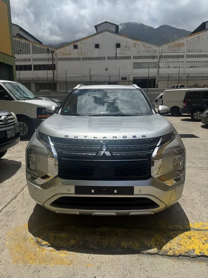 Mitsubishi Outlander Premium Line
