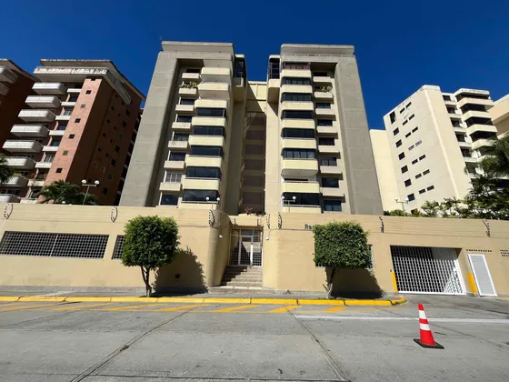 Se Vende Penthouse Frutas Condominiums Red Granada Guatire