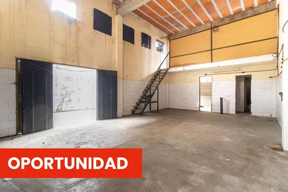 Depósito En Venta En Banfield Acepta Financiación