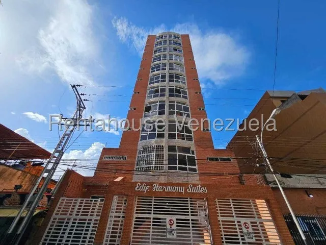 Apartamento En Venta A Estrenar, Calle Rivas Con Ayacucho, Maracay, 25-13964 Mv