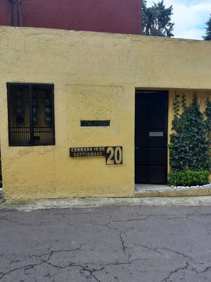 Casa En Condominio En Condominio De 3 Niveles, En La Colonia Contadero