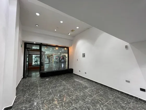 Local Comercial En Alquiler - C.c. Cristal - Naguanagua