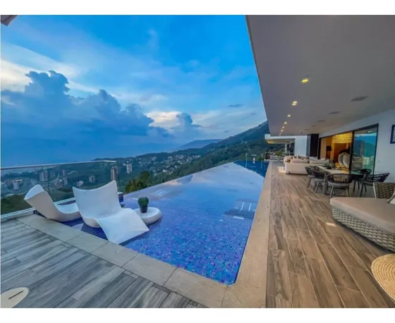 Venta De Casa Mansión En El Poblado - Palmas, 1 Nivel. Pedido $16.000