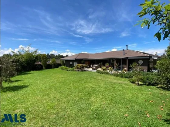 Hermosa Casa En El Alto De Las Palmas(mls#232030)