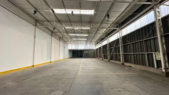 Bodega En Arriendo 902m2 En Quilicura Con Ofi Lo Echeveres