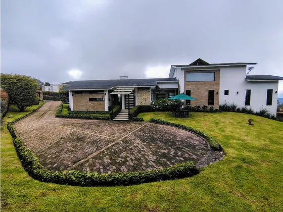 En Venta Hermosa Casa En Villas De Yerbabuena