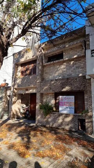 Casa Venta Refinerias Rosario Al Frente Con Cochera, Terraza Parrilero, 2 Baños, Cochera