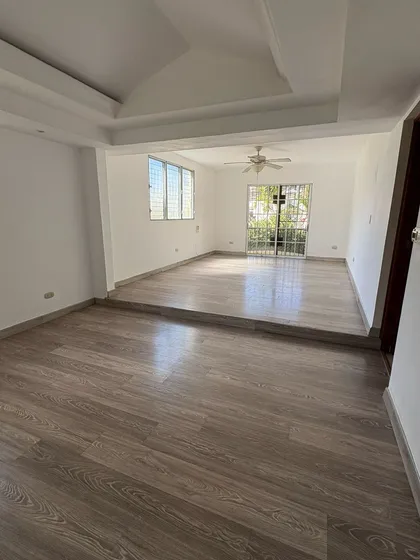 Casa En Alquiler En Urbanización Fernandez De 4 Habitaciones
