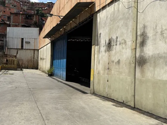 Alquiler De Galpón En La Urbina, Caracas, Bv