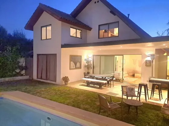 Preciosa Casa 6d 4b 160/322mt2 Condominio Peñalolen