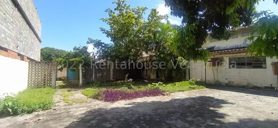 Locales En Venta En El Este De Barquisimeto Cercano Al Sambil De Barquisimeto Cod.25-3211 Nd