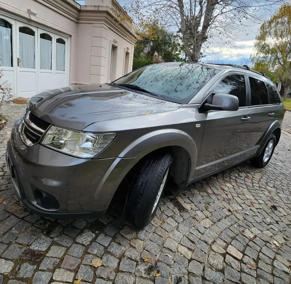 Dodge Journey 2.4 SXT ATX Sunroof, 3 Rows