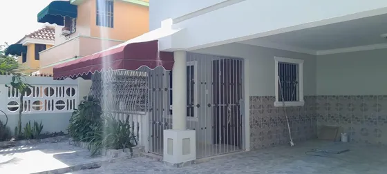 Alquilo Casa En La Charles Próximo A La Sirena