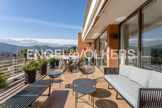 Jardín Y Piscina Privada En Golf De Manquehue