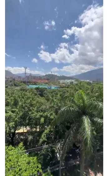 Venta De Apartamento En Laureles.