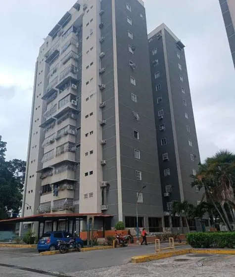Lisbeth Garcia Bienes Raices Promociona Y Vende Apartamento Para Remodelar En Tapa-tapa