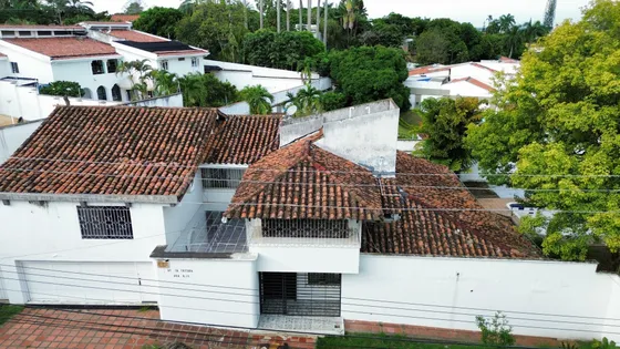 Casalote En Venta En Ciudad Jardín. Cod V11261