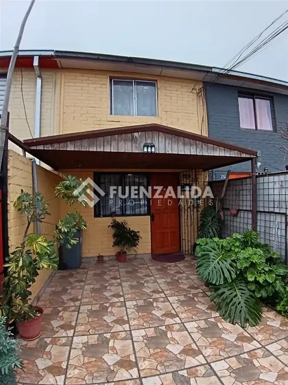 Casa En Venta De 3 Dorm. En Maipú