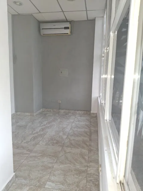Vera Casa Inmobiliaria Vende Local En Los Guayos L/firma Yrp-2