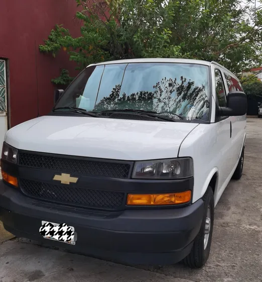 Chevrolet Express 6.0 Ls C 15 Pas At