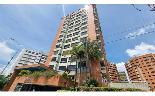 Annic Coronado Vende Apartamento Penthouse Residencias Monte Carmelo, Jardín Mañongo, Excelente Ubicación Frente Al Sambil  Ref.254334
