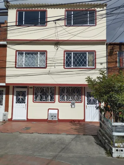 Espectacular Casa En Venta Cerca A Centro Comercial Portal 80