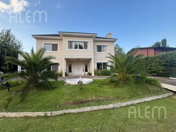 Casa En  Echeverria Del Lago Amoblada- 5 Dormitorios