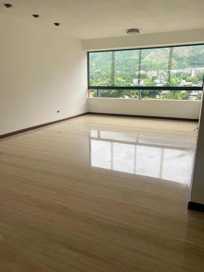 Ls Alquilo Lindo Apartamento En Los Chorros De 130 Metros
