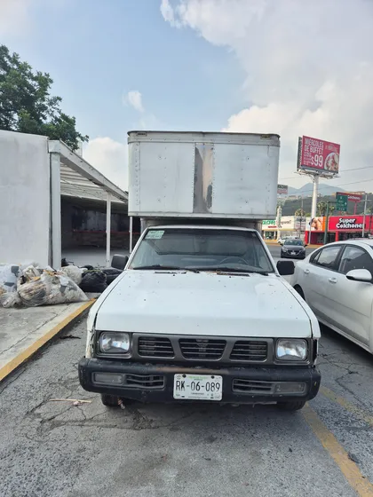 Nissan Estacas Largo Tm5 Mt