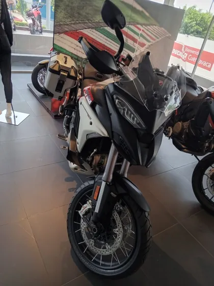 Multistrada V4 Rally 