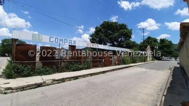 Yonny Silva Rentahouse Vende Excelente Terreno En Avenida Bolivar Norte Valencia Rcys 25-12355