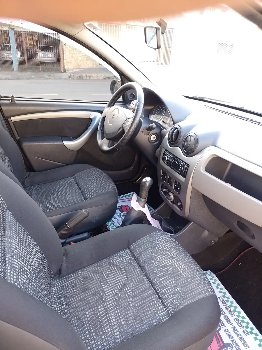 Renault Sandero 2009 1.6 Expression Hi-torque 5p — foto 4
