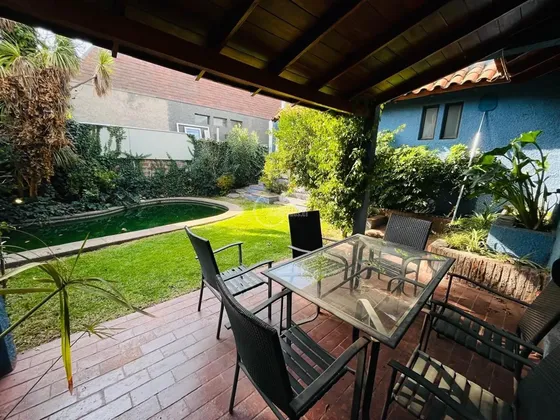 Casa En Arriendo De 5 Dorm. En Las Condes