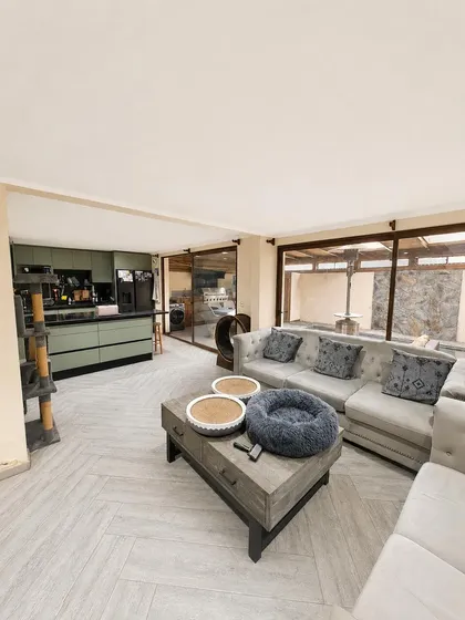 Venta Espectacular Casa Con Piscina