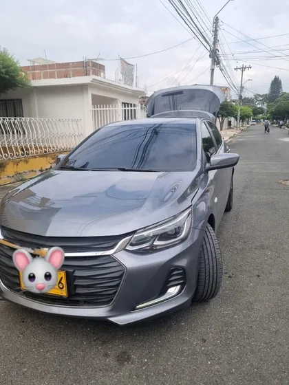 Chevrolet Onix 1.0t Premier Hatch At