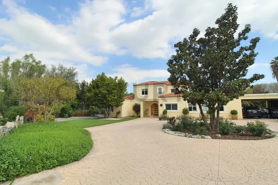 Casa En Venta, 5 Dormitorios, Las Brisas De Chicureo