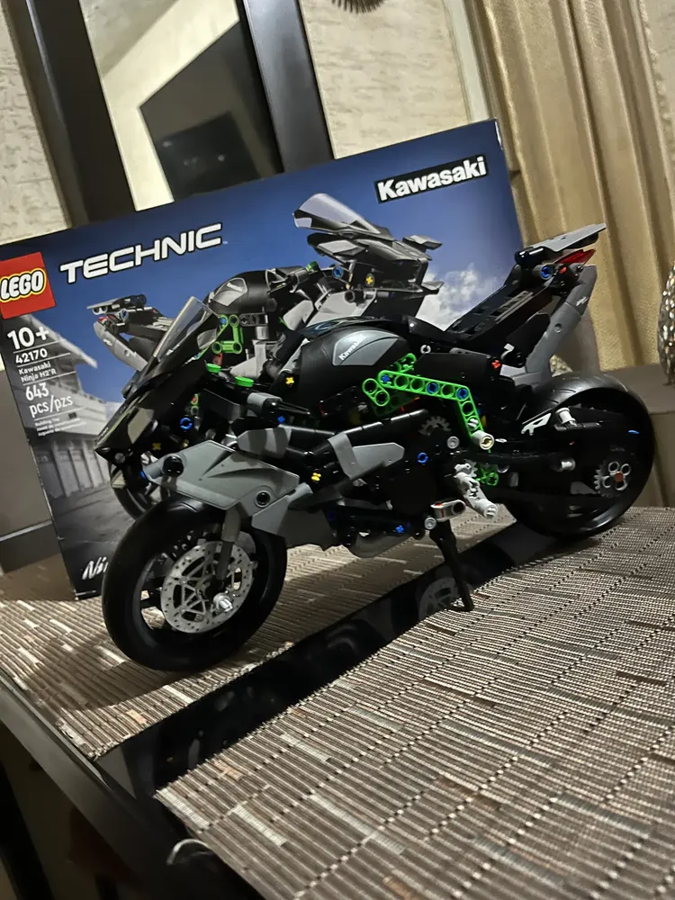 Lego Technic Motocicleta Kawasaki Ninja H2r - 42170 | Parcelamento