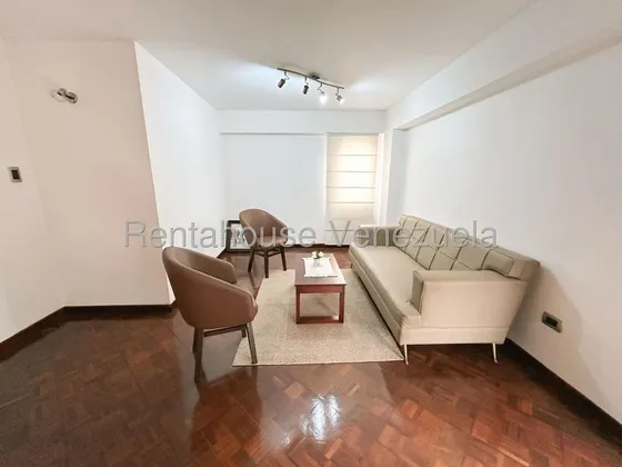 Estupendo Apartamento En Lomas De Chuao! 25-23941